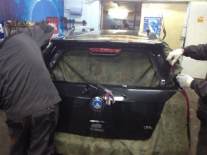 Установка лобового стекла Geely-MK-Cross-10 