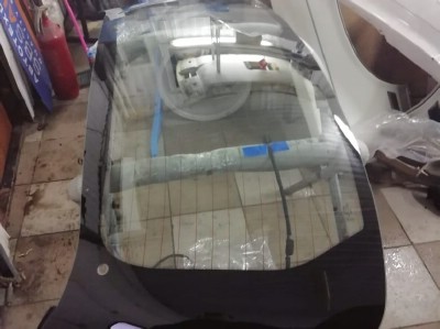 Установка заднего стекла BMW X5 (E70) 2006-2013