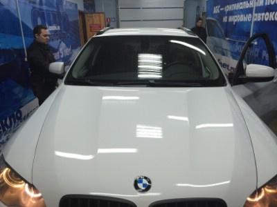 Установка лобового стекла BMW X6 E71 2009-2014