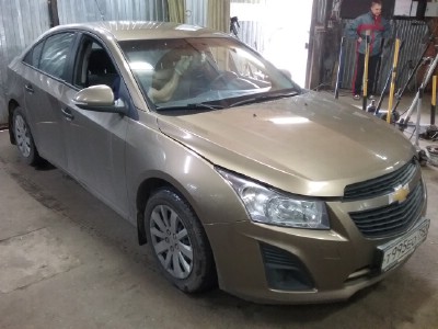 Установка лобового стекла Chevrolet Cruze -