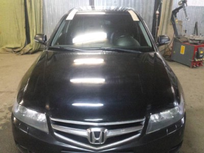 Установка лобового стекла Honda Accord 2002-2008