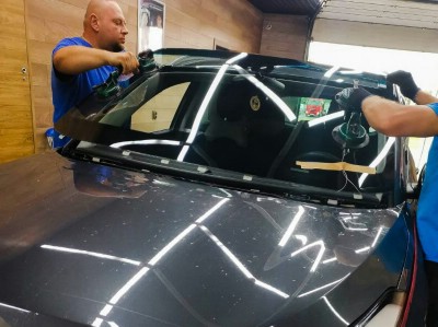 Установка лобового стекла Hyundai Tucson 2015-