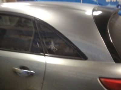 Установка кузовного стекла Infiniti FX35 FX45 2003-2008