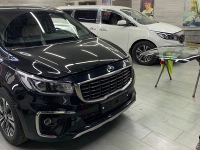 Установка лобового стекла Kia Carnival 2014-2020