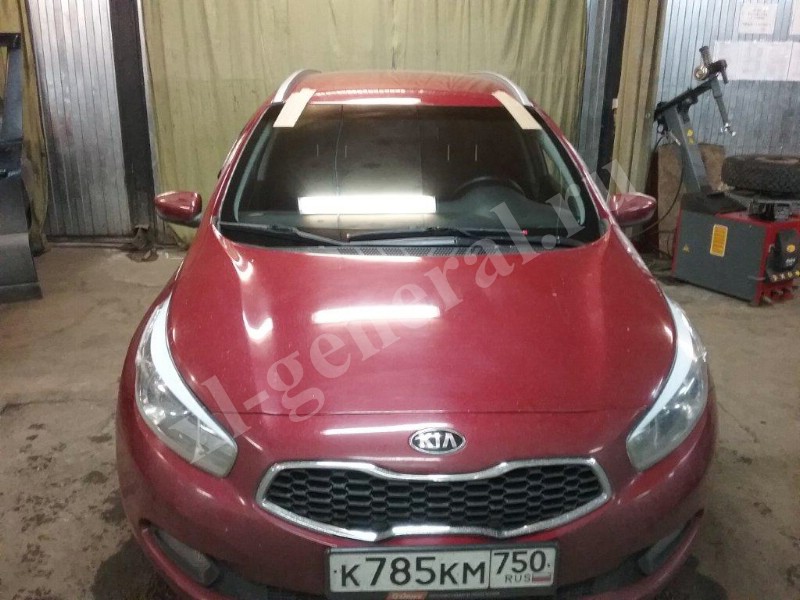 Лобовое стекло KIA CEED 5D HB, унив 2004-2010