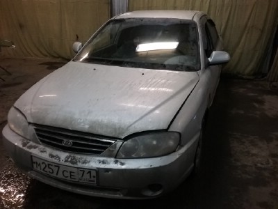 Установка лобового стекла KIA Spectra -