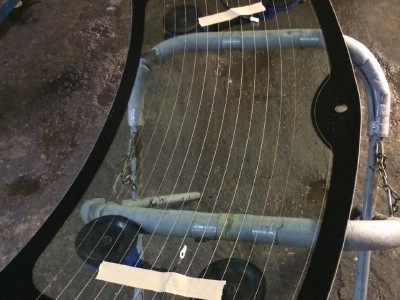 Установка лобового стекла Mazda CX-7 -