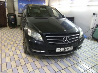 Установка лобового стекла Mercedes R-Class 2006-2013