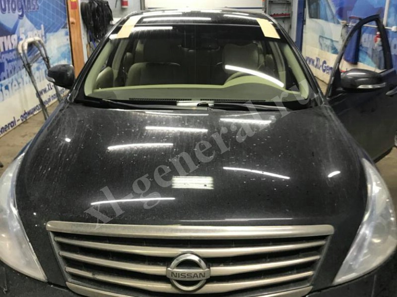 Лобовое стекло Nissan Teana II 2008-