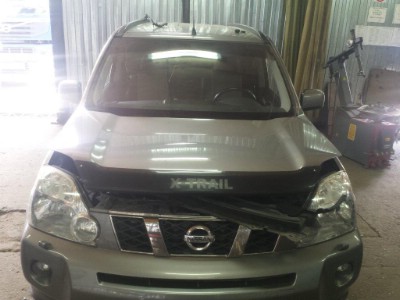 Установка лобового стекла Nissan X-Trail 2007-