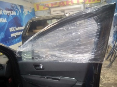 Установка опускного стекла Peugeot 3008 5008 5D 2009-2016