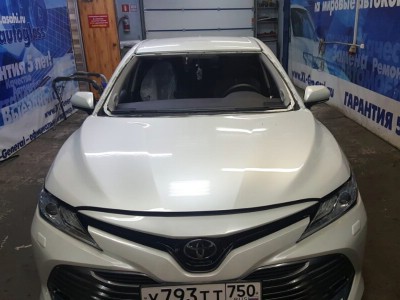 Установка лобового стекла Toyota Camry 4D Sed 2018-