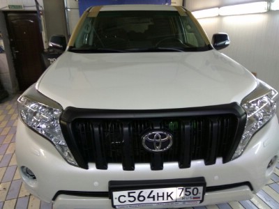 Установка лобового стекла Toyota Landcruiser Prado 2009-