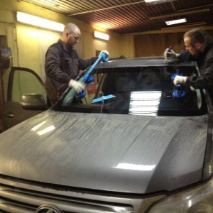 Установка автостекла TOYOTA LANDCRUISER GRJ150 PRADO