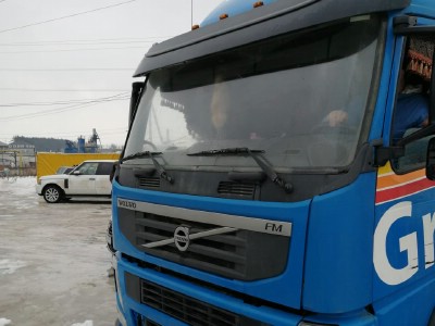 Установка лобового стекла Volvo FH12 FH16 -