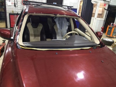 Установка лобового стекла Volvo XC60 2008-