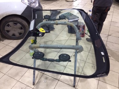 Установка лобового стекла Volvo XC60 2008-