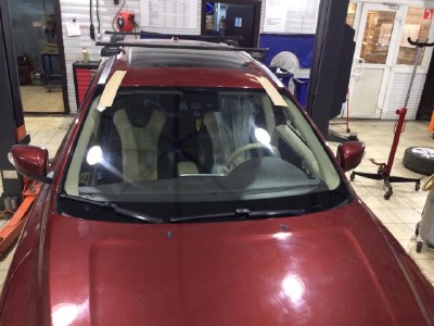 Установка лобового стекла Volvo XC60 2008-