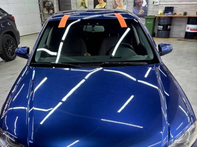 Установка лобового стекла Audi A4 2000-2007