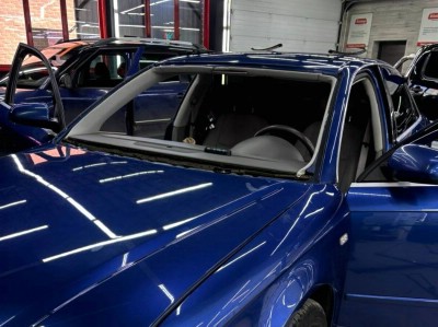 Установка лобового стекла Audi A4 2000-2007