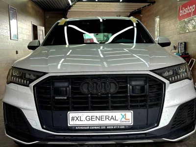 Установка лобового стекла Audi Q7 -