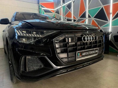 Установка лобового стекла Audi Q8 -