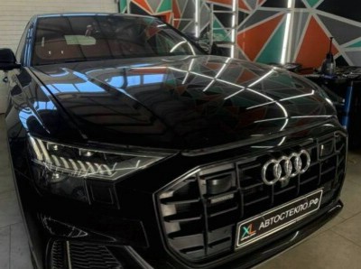 Установка лобового стекла Audi Q8 -
