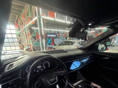 Установка лобового стекла Audi Q8 -