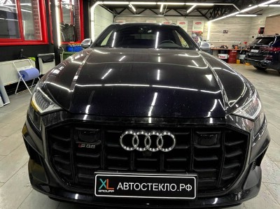 Установка лобового стекла Audi Q8 -