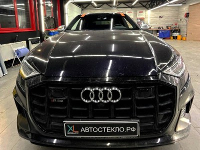 Установка лобового стекла Audi Q8 -