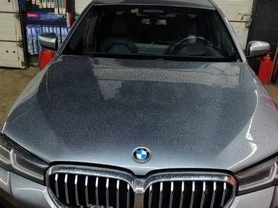 Установка лобового стекла BMW 5 G30 2017-2023