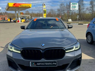 Установка лобового стекла BMW 5 Series 2017-2024