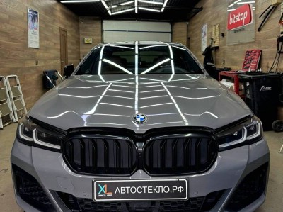 Установка лобового стекла BMW 5 Series 2017-2024