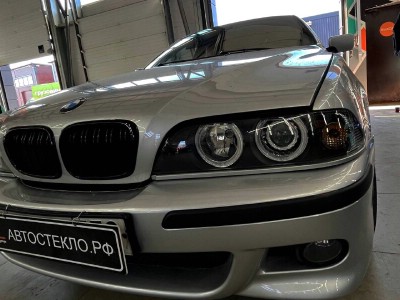 Установка лобового стекла BMW Е39 -