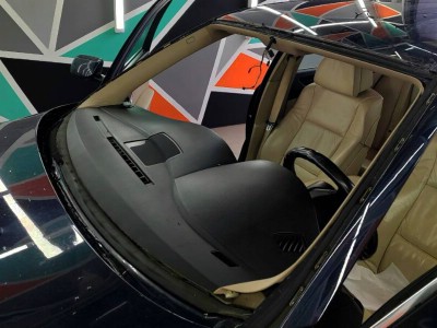Установка лобового стекла BMW E60 2003-2010