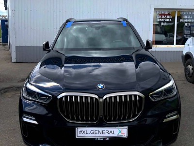 Установка лобового стекла BMW X5 -