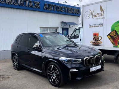Установка лобового стекла BMW X5 -