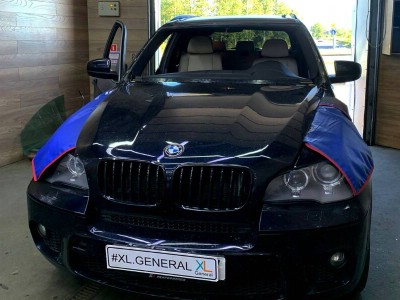 Установка лобового стекла BMW X5 E70 2006-2013