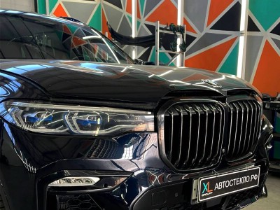 Установка лобового стекла BMW X7 -