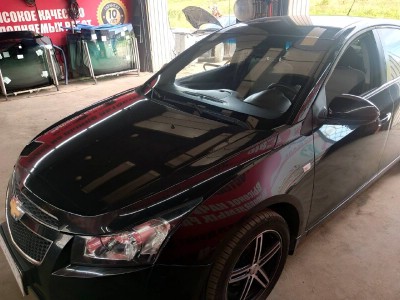 Установка лобового стекла Chevrolet Cruze 2018-2025