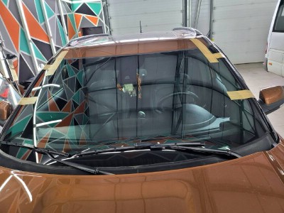 Установка лобового стекла Ford Explorer 2011-