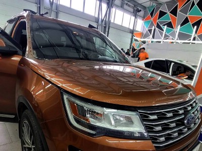 Установка лобового стекла Ford Explorer 2011-