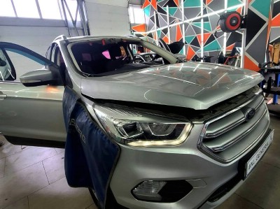 Автостекло Ford Kuga 2016-