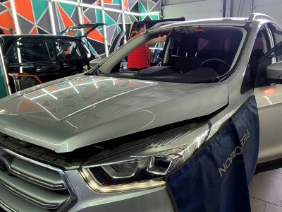 Установка лобового стекла Ford Kuga 2016-