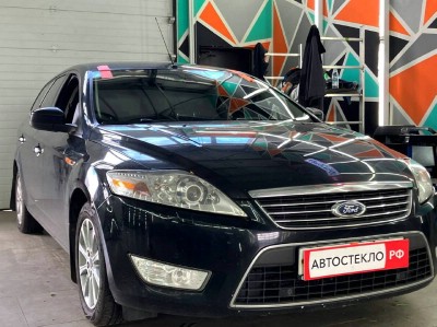 Установка лобового стекла Ford Mondeo -