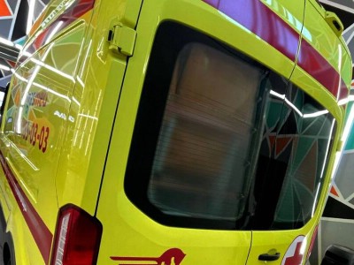 Установка лобового стекла Ford Transit