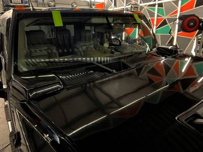 Установка лобового стекла Hummer H2 -