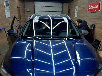 Установка лобового стекла Hyundai Santa Fe 2019-