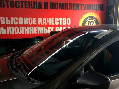 Установка лобового стекла Hyundai Solaris 2004-2017