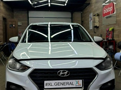 Установка лобового стекла Hyundai Solaris 2017-